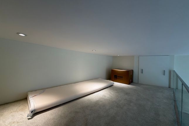 3, Sinclair Road, London photo 4