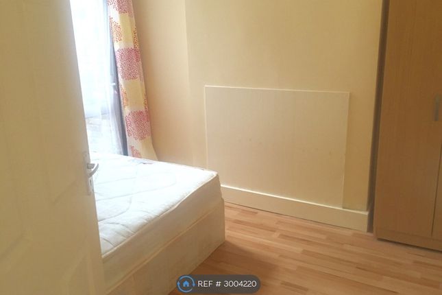 Salisbury Road, London photo 5