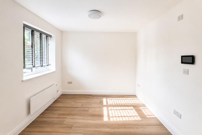 Studio 6, 51, Stag Lane, Edgware photo 2