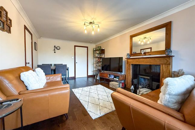 11, Dunnock Way, Stoke-On-Trent photo 3