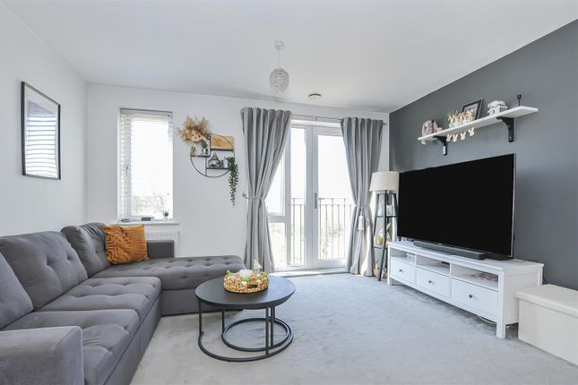 Flat 7 Waddington House, Barnes Wallis Way, St. Albans photo 3