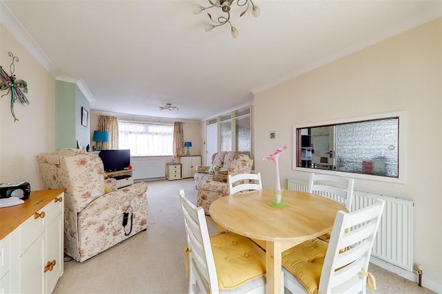 7, Hawthorn Crescent, Worthing photo 4