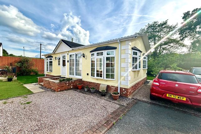 Thumbnail Mobile/park home for sale in Delamere Road, Norley, Frodsham