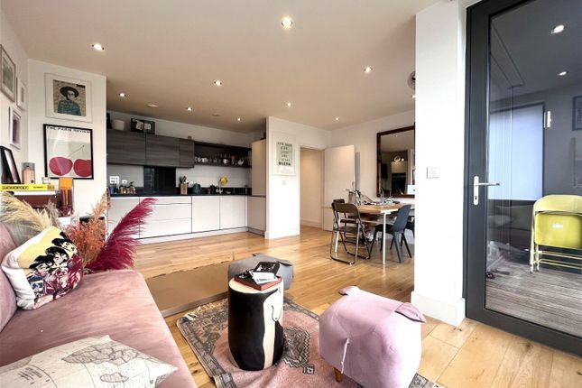 Thumbnail Flat to rent in Faraday Road, London