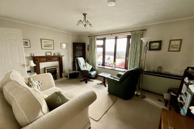 71, Parc Brynmawr, Llanelli photo 2