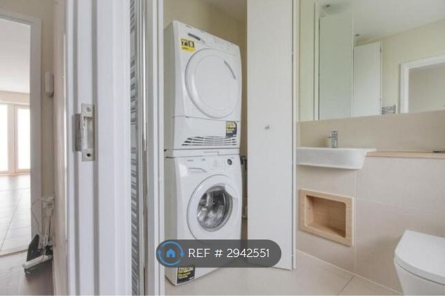 Elderberry Close, Romford photo 4