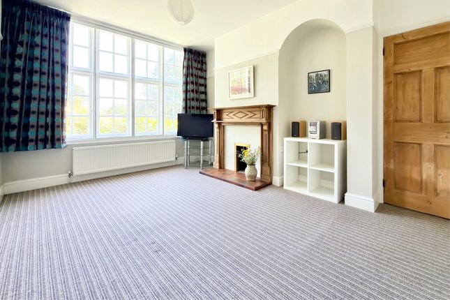 Flat 2, Bec-En-Hent,, Bickwell Valley, Devon photo 4