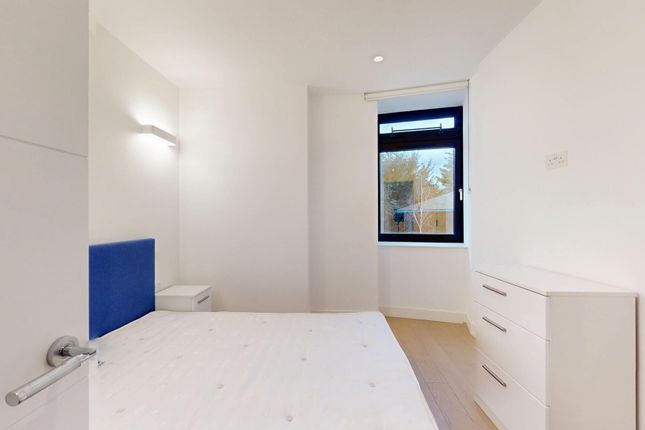 New Horizons Court, Brentford photo 3