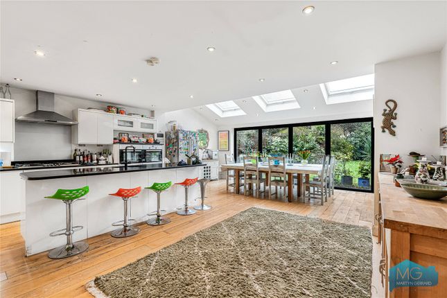37, Friern Watch Avenue, London photo 2