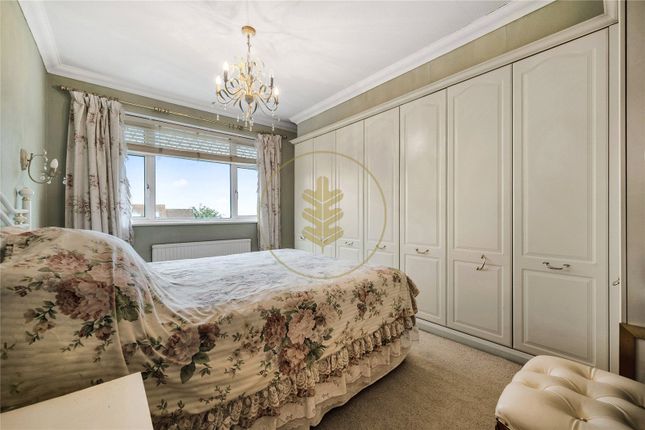 91, The Reddings, London photo 4