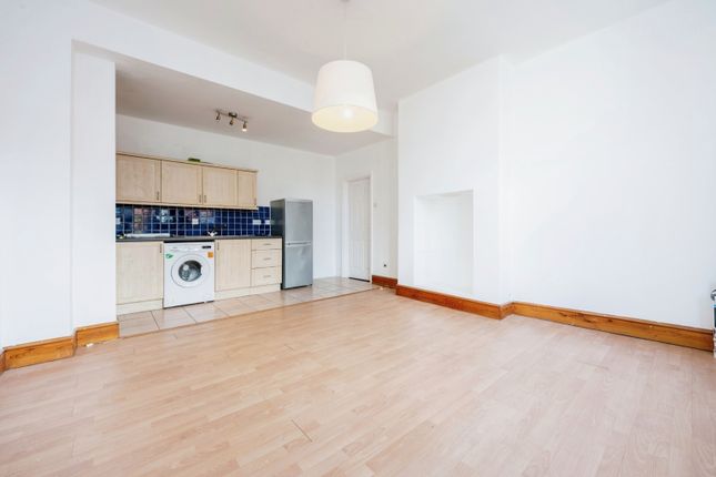 Maisonette for sale in The Crescent, Bedford