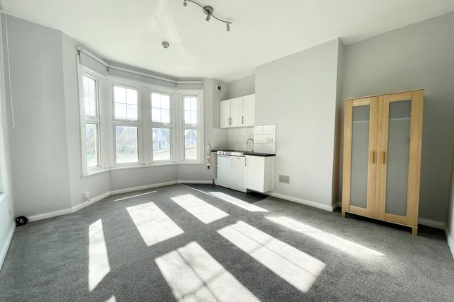 Flat 1, 157, London Road, Buckinghamshire photo 2