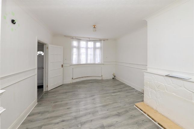 143, Tudor Road, Hayes photo 2