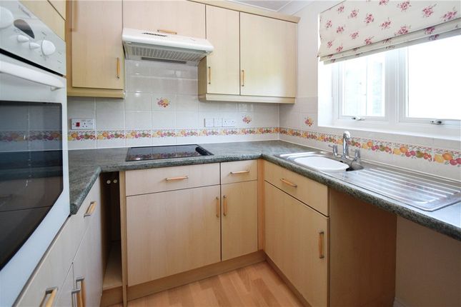 Flat for sale in Alma Road, Romsey, Hampshire