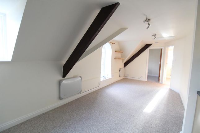 Upper Coach House 18, South Street, Crewkerne photo 5