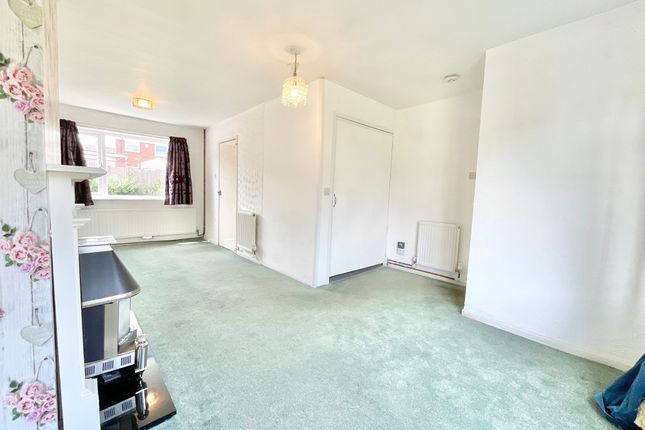 9 Derwent Drive, Stoke-On-Trent photo 2