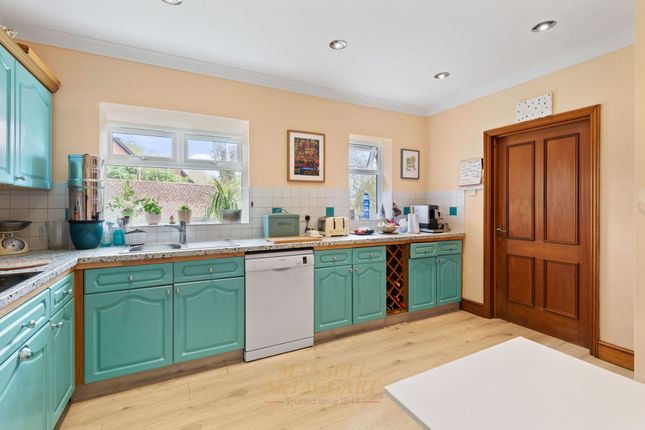 5 Broadstone Park Road, Forest Row photo 3