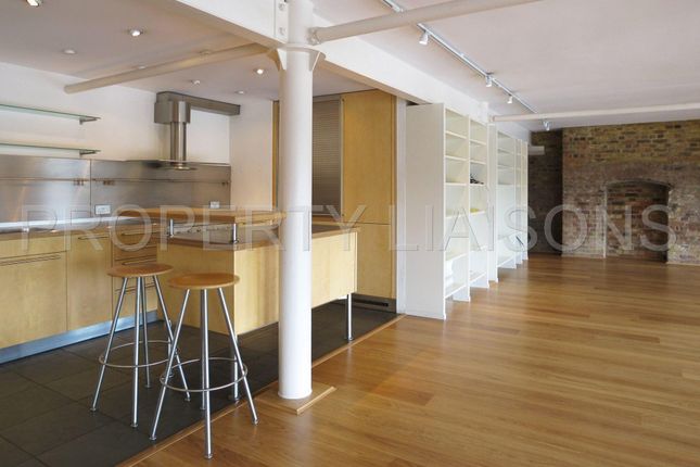 Flat to rent in St Johns Wharf, St Johns Wharf, Wapping High Street, London