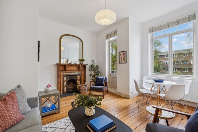 Flat for sale in Grove Park Terrace, Grove Park, Chiswick