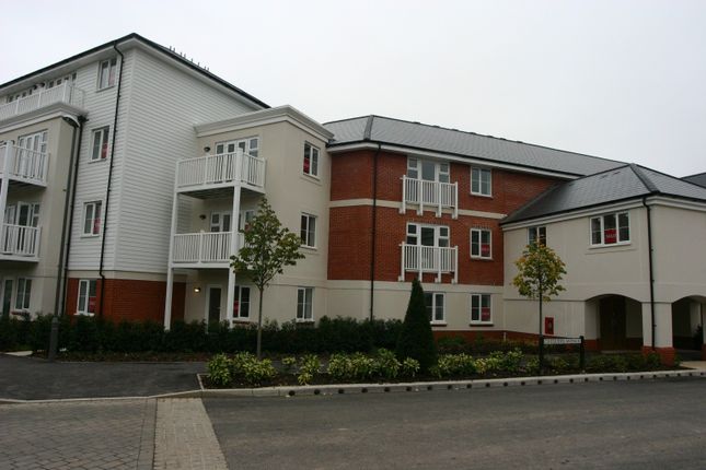 1 bed flat for sale in Chequers Avenue, High Wycombe HP11