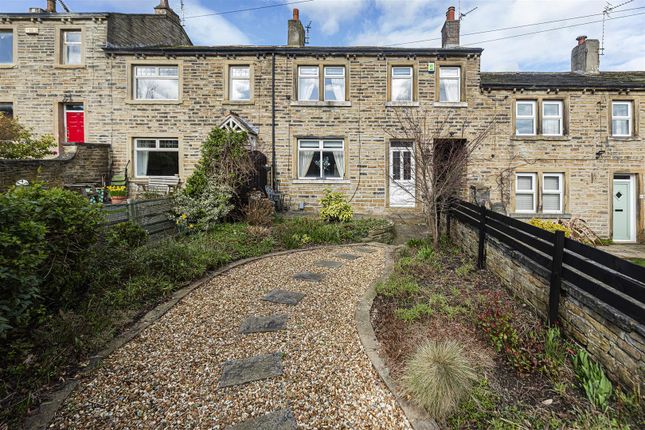 1-bed house on 86, Greenhead Lane, Huddersfield, £200,000