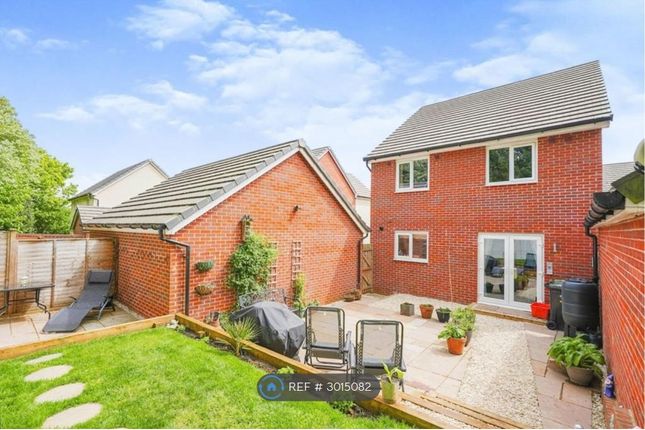 Dennis St, Eastleaze, Swindon photo 4