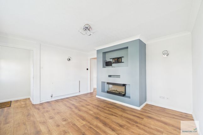 27, Radburn Court, Nottingham photo 4