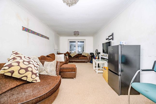 2, Catesby Green, Bedfordshire photo 2