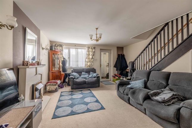 21, Stirling Close, Windsor photo 4