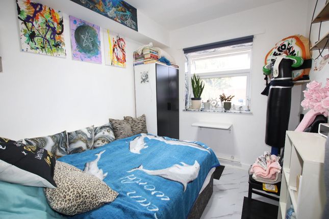 12 Barclay Square, Garden Road, Clacton on Sea photo 4