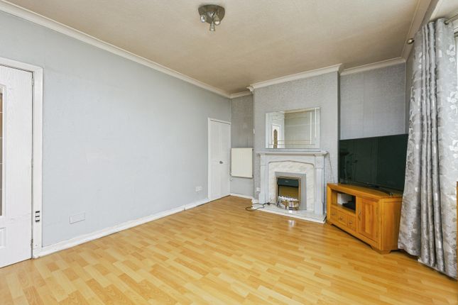 98, Esslemont Avenue, Glasgow photo 4