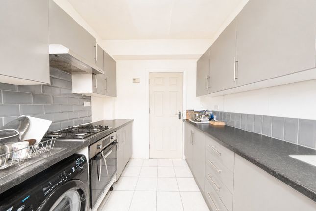 37, Sheringham Drive, Barking photo 5