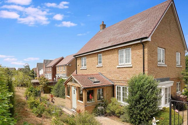 4-bed house on 19 Woods Edge, Rainham, Kent, £475,000
