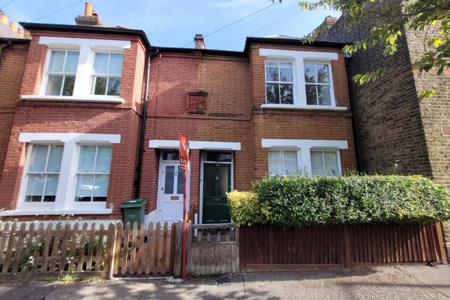2-bed house on 16, Aysgarth Road, London, £3,000/mo