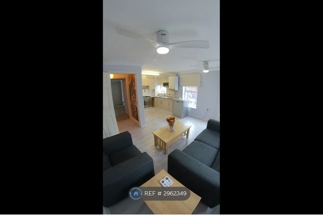 Flat, East View Place East St, Reading photo 4