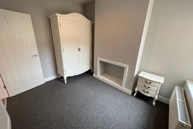 Flat to rent in Tewkesbury Street, Cathays, Cardiff
