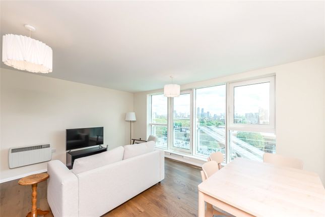 Thumbnail Flat to rent in Admiral House, 19 St. George Wharf, London