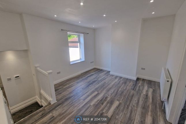 Flat to rent in Emerald Street, Cardiff