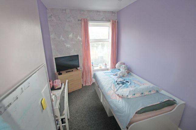 32, Daisy Bank, Bacup photo 5