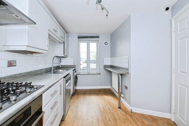 84, Spring Avenue, Peterborough photo 4