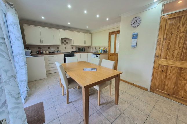 22, Ivydale, Skelmersdale photo 2