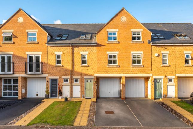 4-bed house on 14, Woodland Court, Wetherby, £375,000