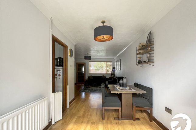27, Higham Close, Kent photo 4