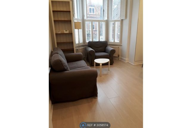 Greyhound Road, Flat, London photo 2