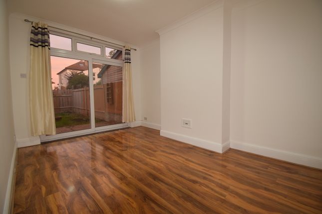 34, Barmouth Road, Croydon photo 3
