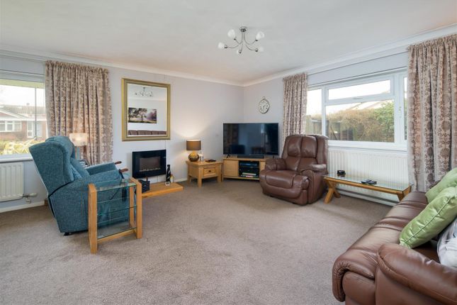 22, Woodland Grove, Bembridge photo 3