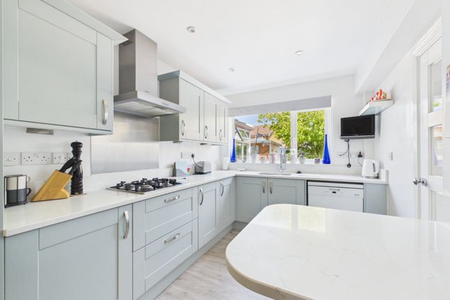 7, Lycrome Road, Buckinghamshire photo 3