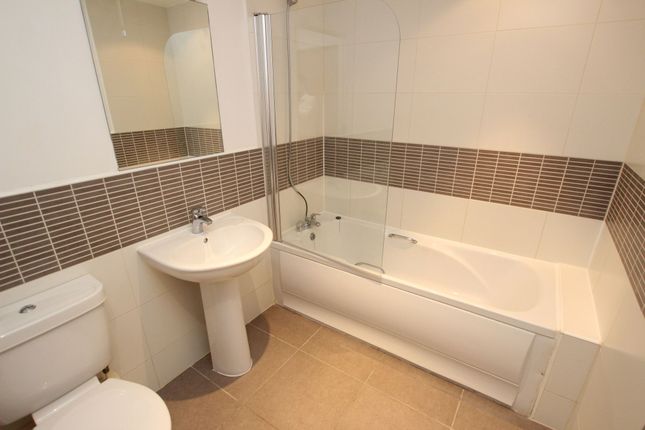Flat 69, The Atrium Waterfront Plaza, Nottingham photo 4