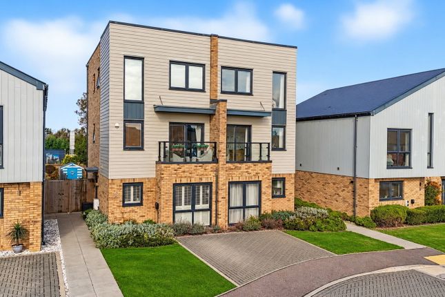 4-bed semi-detached on Rainham, £425,000