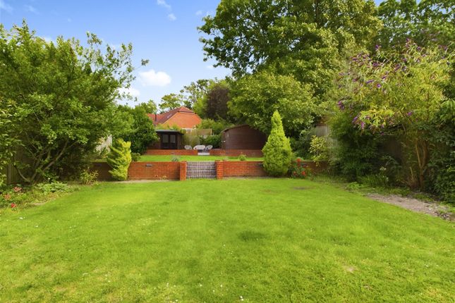 Thumbnail Bungalow for sale in Roman Road, Steyning